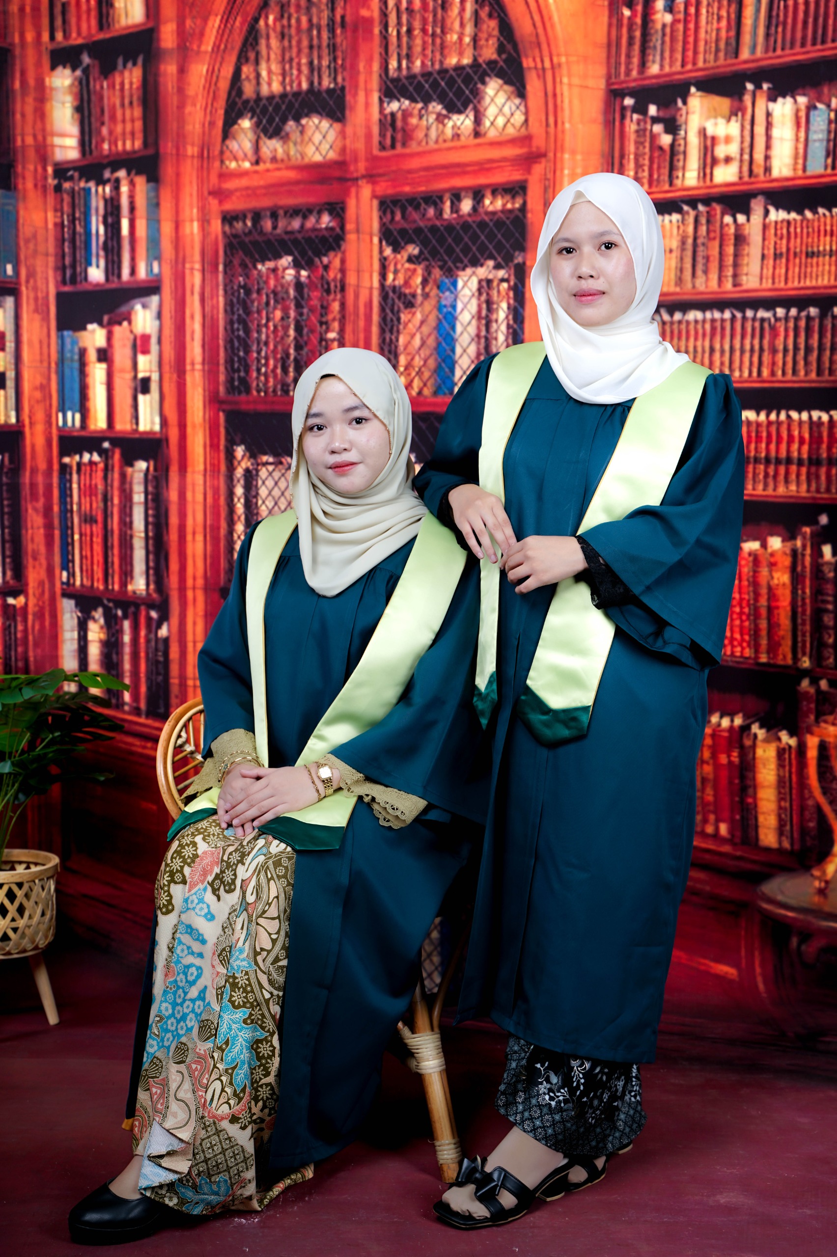 Portfolio graduation bersama keluarga di studio