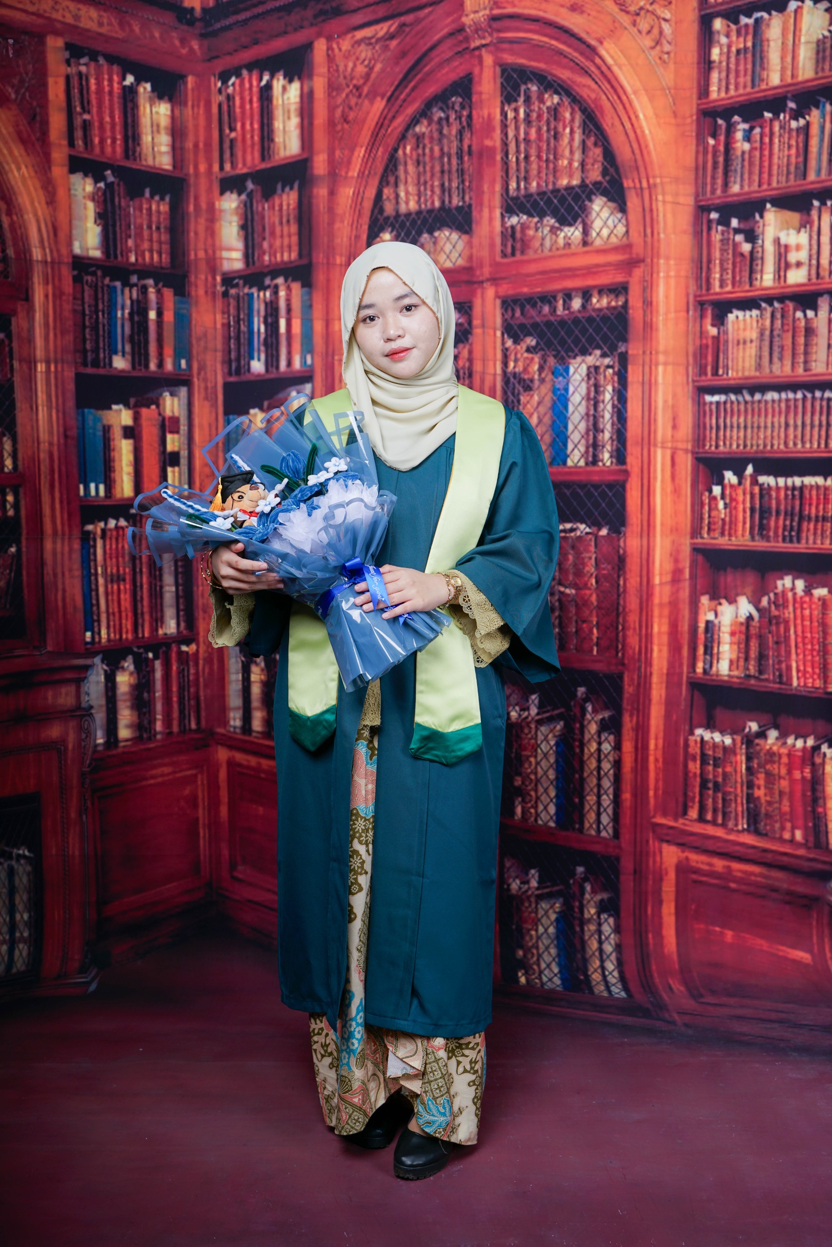 Portfolio graduation formal attire